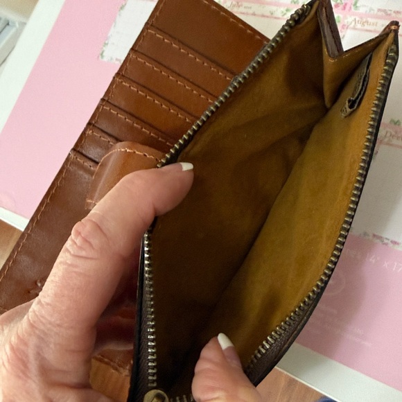 Patricia Nash Brown Floral Leather-Accent Crossbody with Wallet - Picture 11 of 15